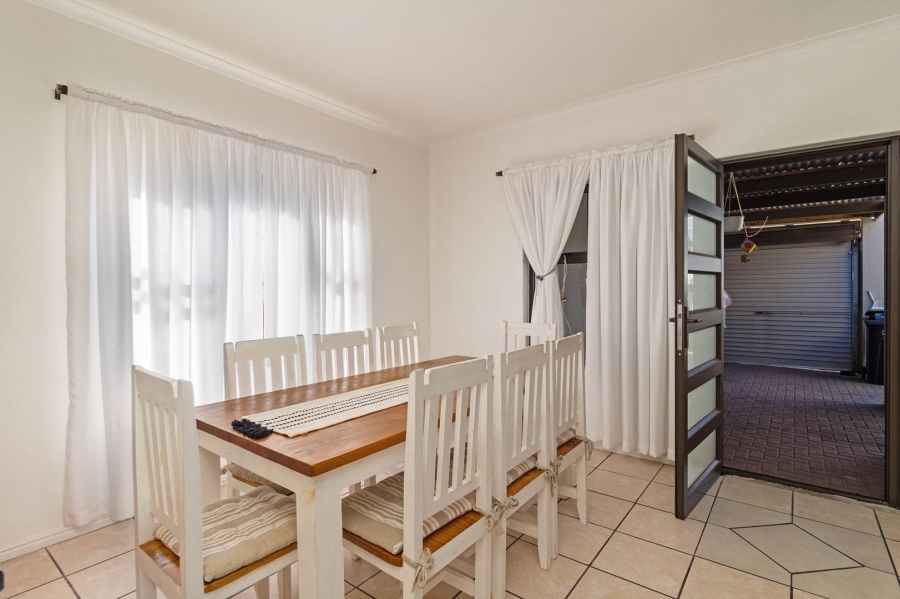 2 Bedroom Property for Sale in Parklands Western Cape